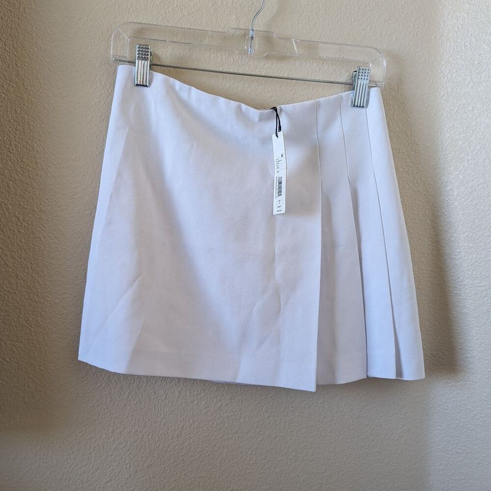 Alice + Olivia Semira Pleated White Mini Skirt NWT size 4